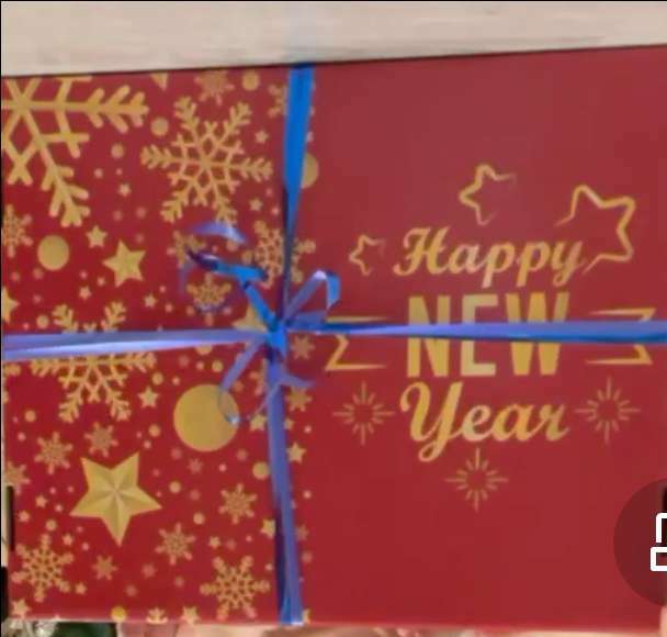 Фотография покупателя товара Складная коробка "С новым годом и Рождеством!", 31,2 х 25,6 х 16,1 см - Фото 10