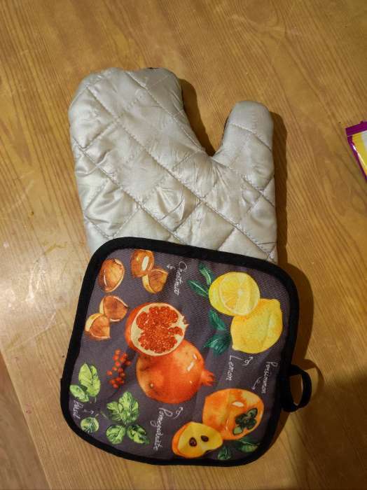 Фотография покупателя товара Кухонный набор Доляна «Фрукты», прихватка 17х17 см, рукавица 26х16 см