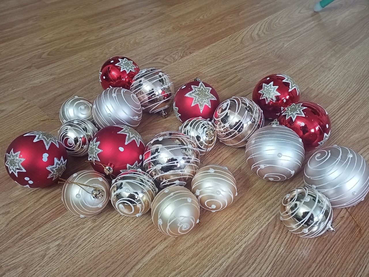 Фотография покупателя товара Ёлочные игрушки «Жемчужный орион», шары новогодние, d=6 см, набор 8 шт., золотистый - Фото 6