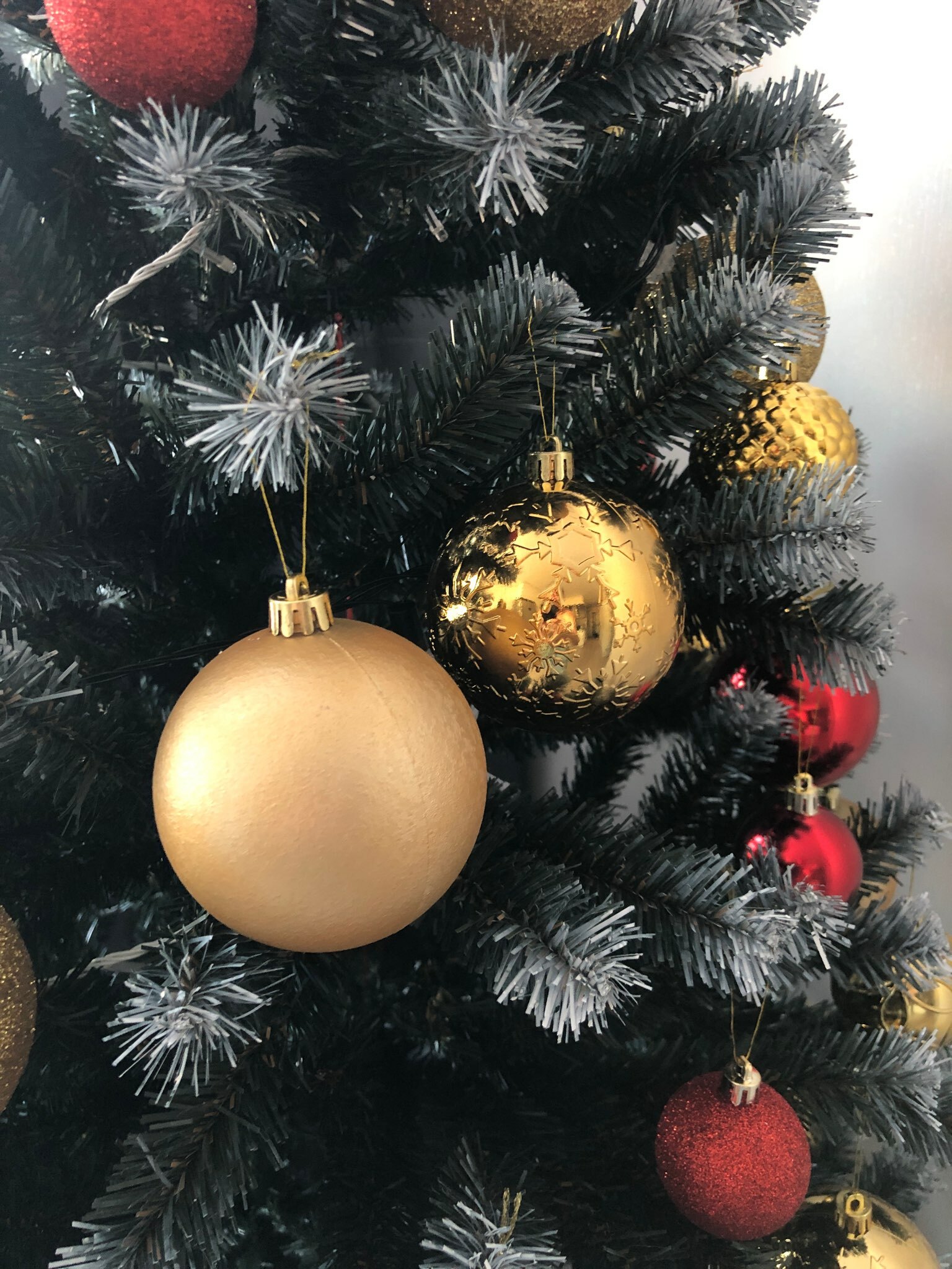 Фотография покупателя товара Ёлочные игрушки «Праздничные огоньки - кракелюр», шары новогодние, d=8 см, набор 16 шт., золото - Фото 1