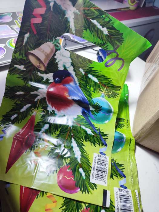 Фотография покупателя товара Пакет "Красногрудый снегирь", полиэтиленовый с вырубной ручкой, 20х30 см. Новый год - Фото 1