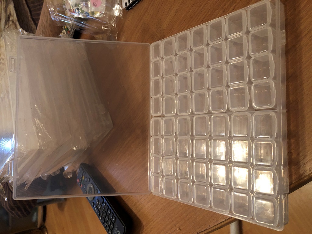 Фотография покупателя товара Набор органайзеров, 14 рядов по 4 ячейки, 21 × 17,5 × 2,5 см, в контейнере, цвет прозрачный - Фото 2