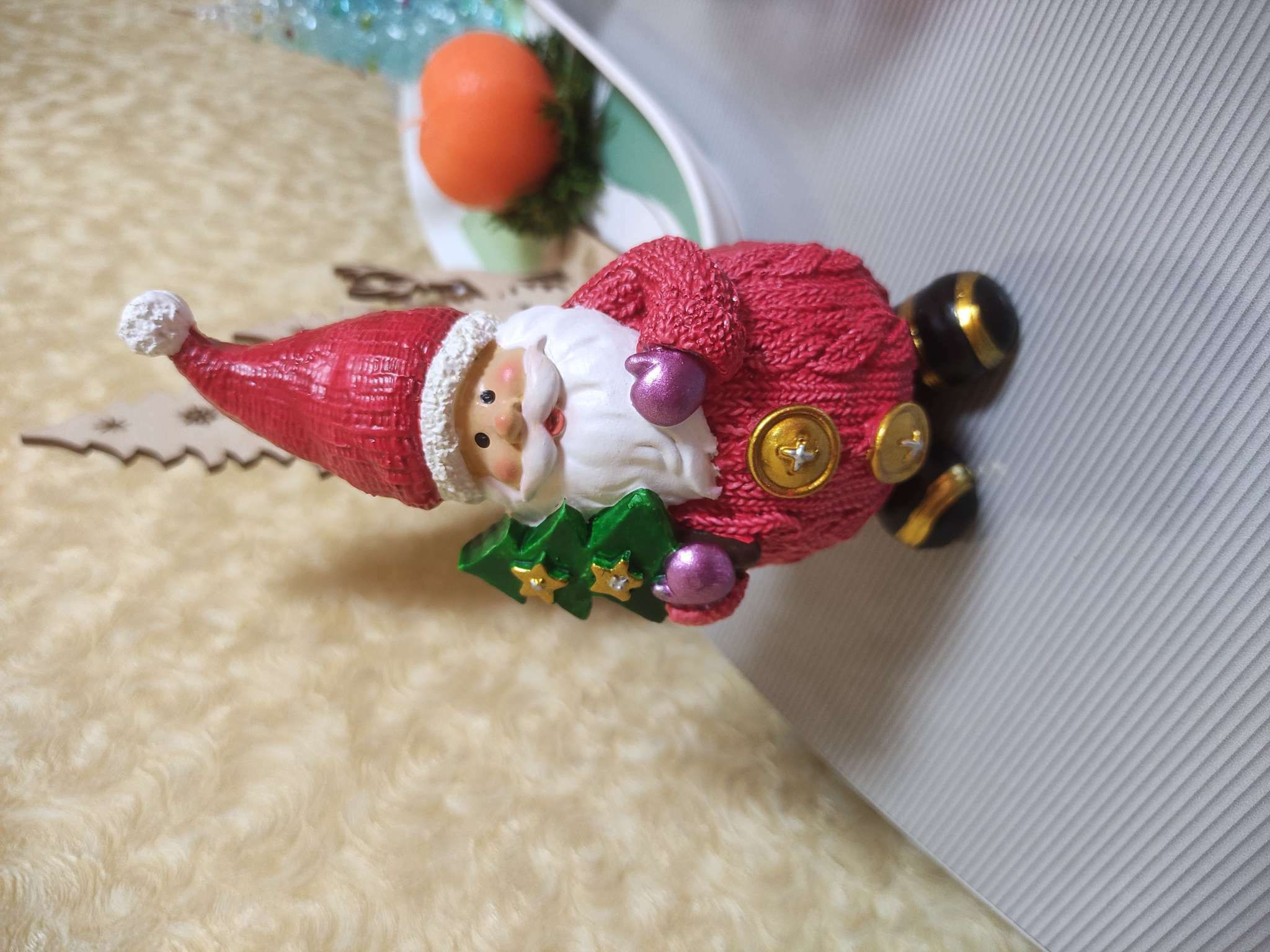 Фотография покупателя товара Фигура "Дед Мороз с елочкой" бежевый 7х6х17см - Фото 2
