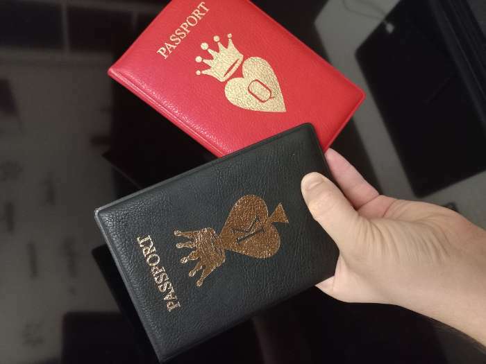 Фотография покупателя товара Обложка для паспорта «Королева», искусственная кожа - Фото 3