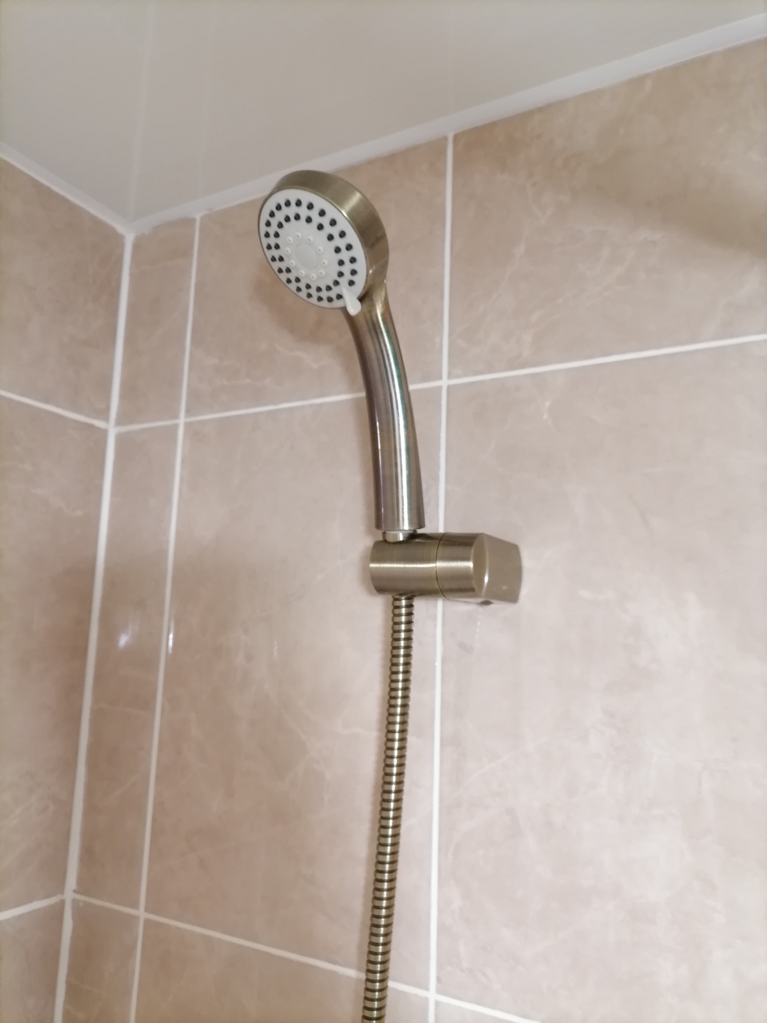 Фотография покупателя товара Cмеситель для ванны Accoona A7116C, с душевым набором, латунь, цвет бронза - Фото 3