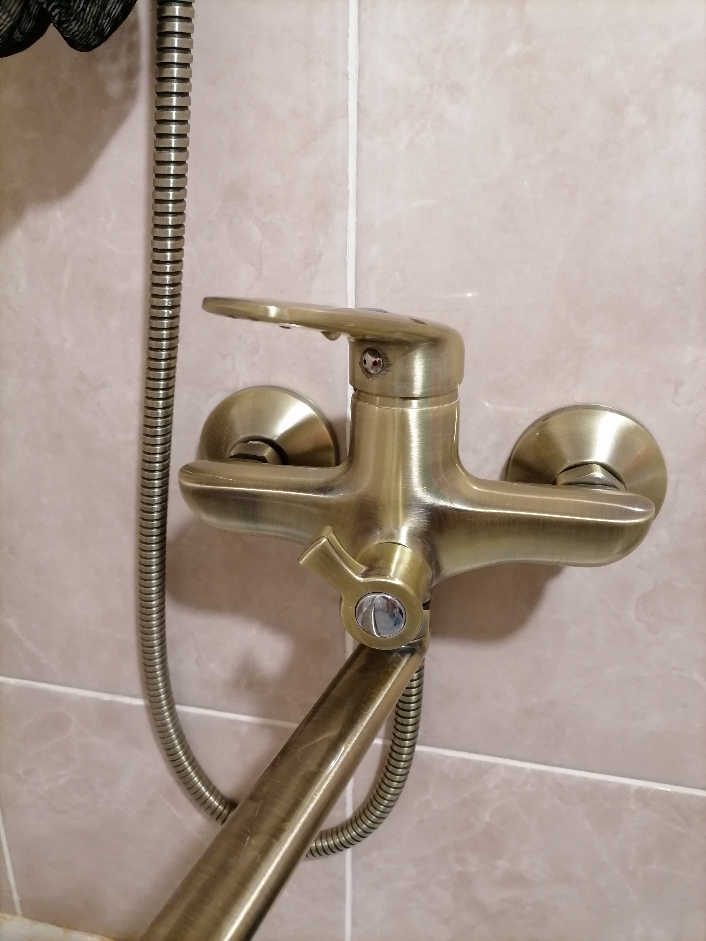 Фотография покупателя товара Cмеситель для ванны Accoona A7116C, с душевым набором, латунь, цвет бронза - Фото 6