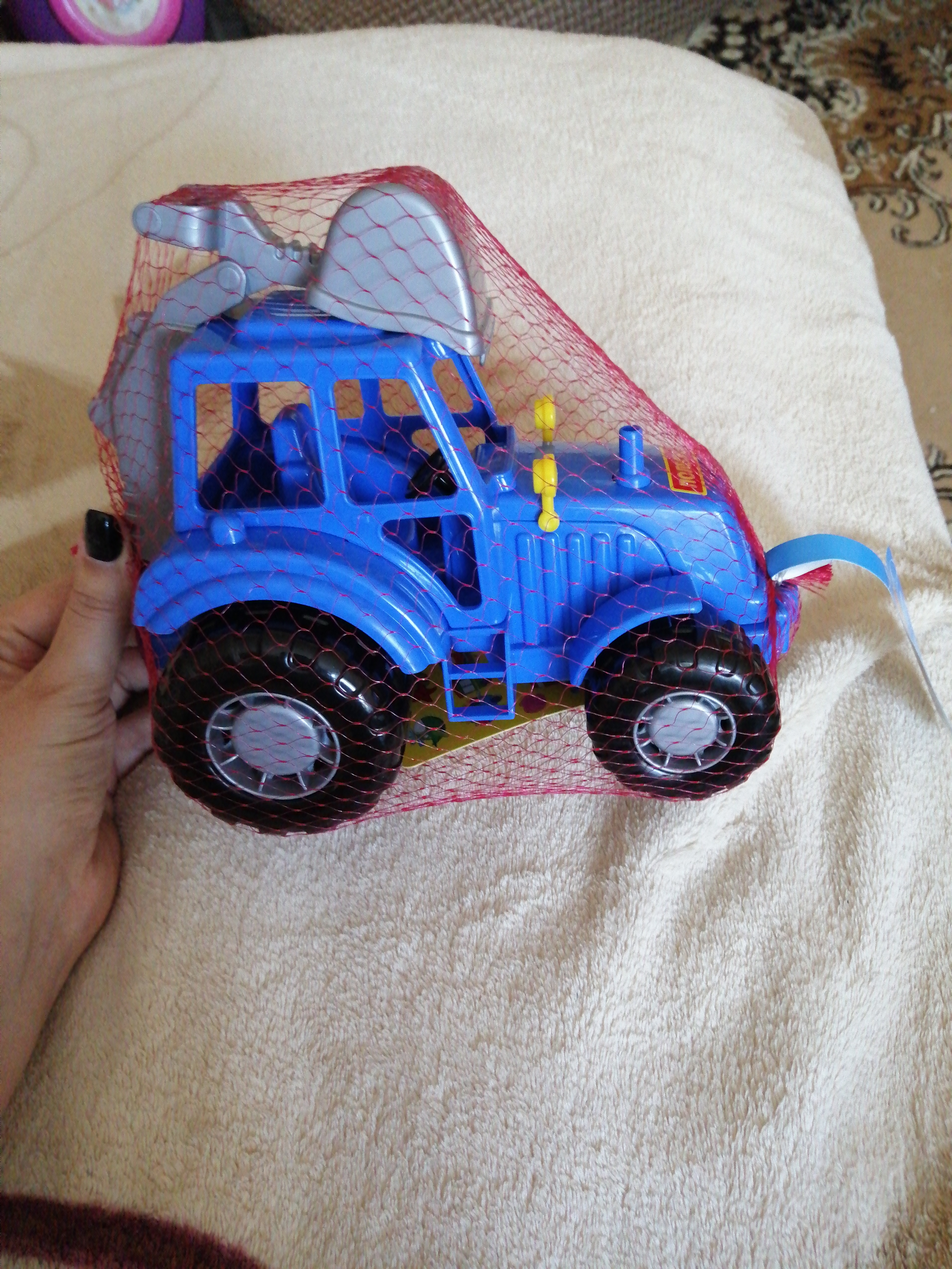 Фотография покупателя товара Трактор с лопатой, цвет синий (в сеточке) - Фото 3