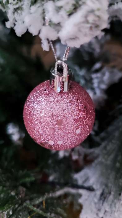 Фотография покупателя товара Ёлочные игрушки «Дженна», шары новогодние, набор 18 шт., d=4 см, розовый - Фото 1