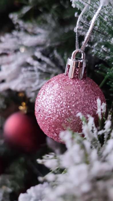 Фотография покупателя товара Ёлочные игрушки «Дженна», шары новогодние, набор 18 шт., d=4 см, розовый - Фото 6