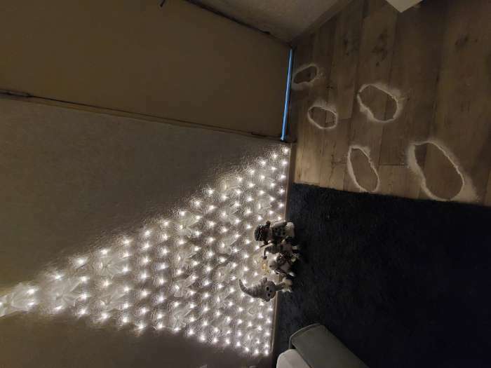 Фотография покупателя товара Гирлянда «Сеть-ёлка» 2 × 2 м, IP20, тёмная нить, 152 LED, свечение тёплое белое, 8 режимов, 220 В