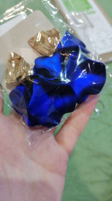 Фотография покупателя товара Серьги ассорти «Ветер» мятые треугольники, цвет сине-золотой