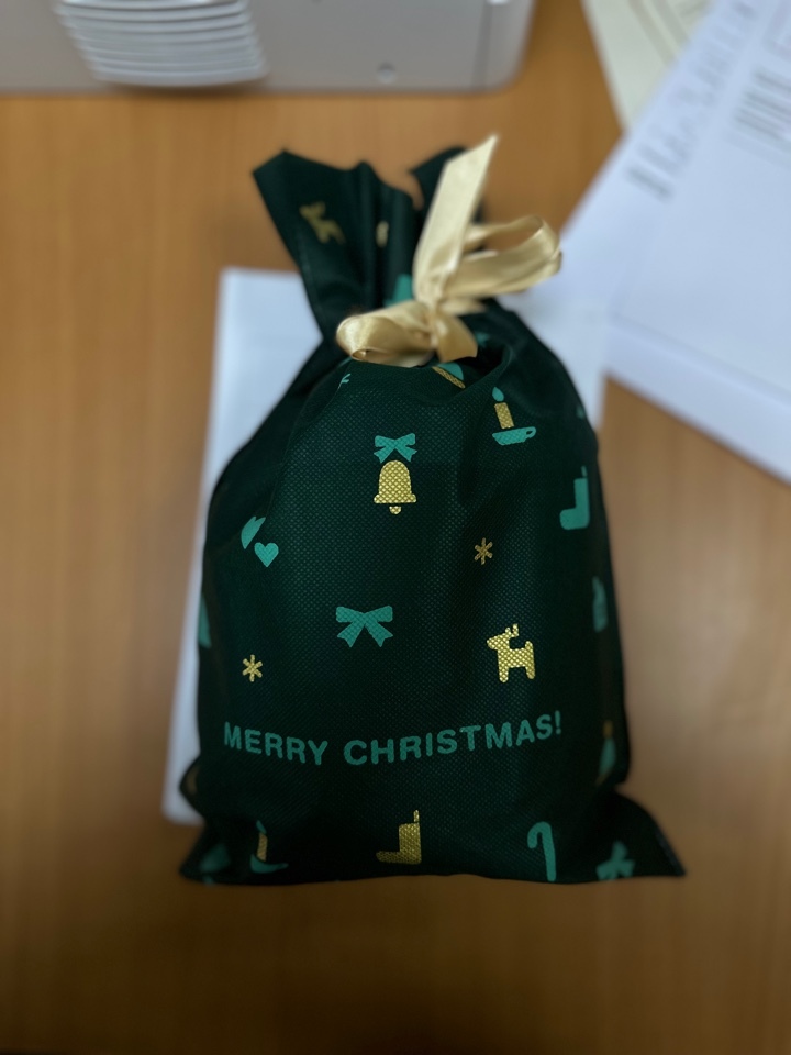 Фотография покупателя товара Мешок подарочный "Рождественские мелочи" зелёный, 27 x 40 см - Фото 1
