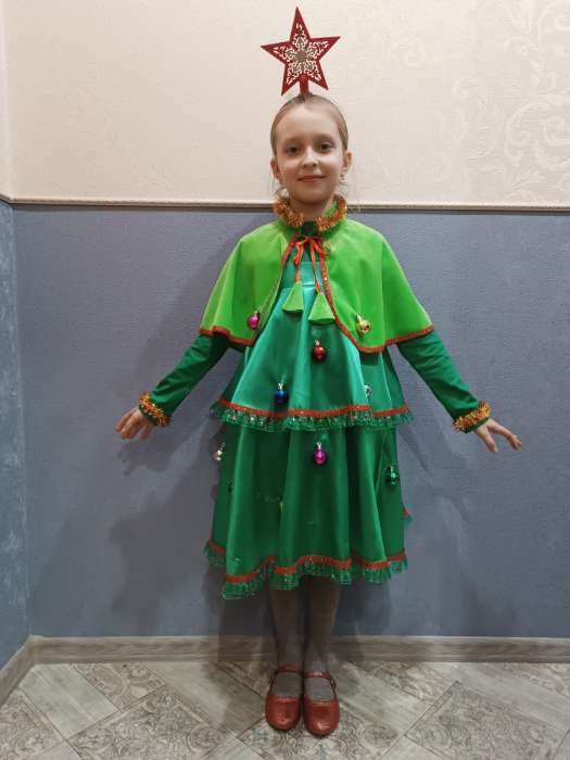 Фотография покупателя товара Карнавальный костюм "Ёлочка", сарафан 2-ярусный, пелерина, ободок со звездой, р-р 64, рост 128 см - Фото 1
