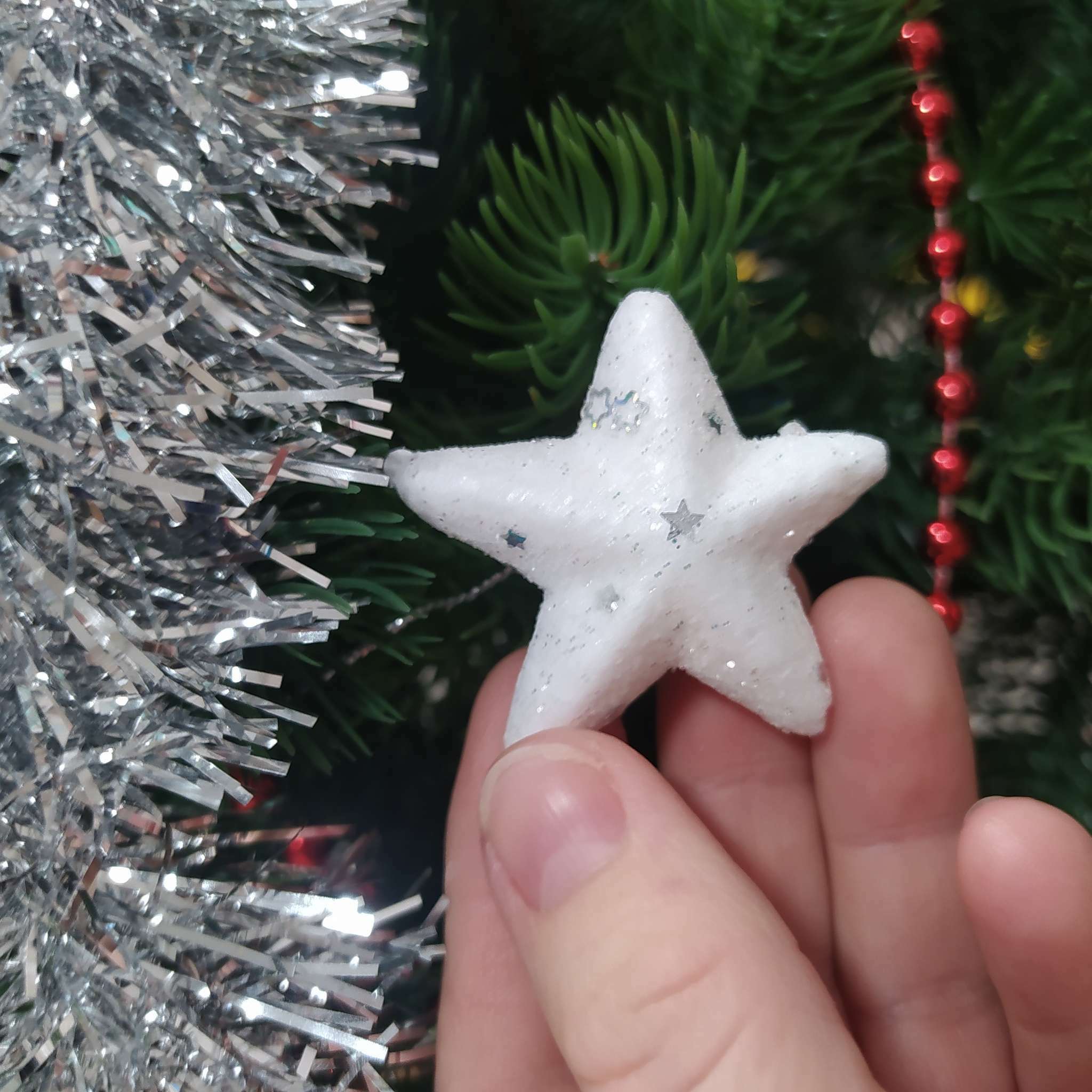 Фотография покупателя товара Ёлочные игрушки 6 шт. «Зимнее волшебство. Радужные звёзды - магия» пластик, 5 см, МИКС - Фото 6