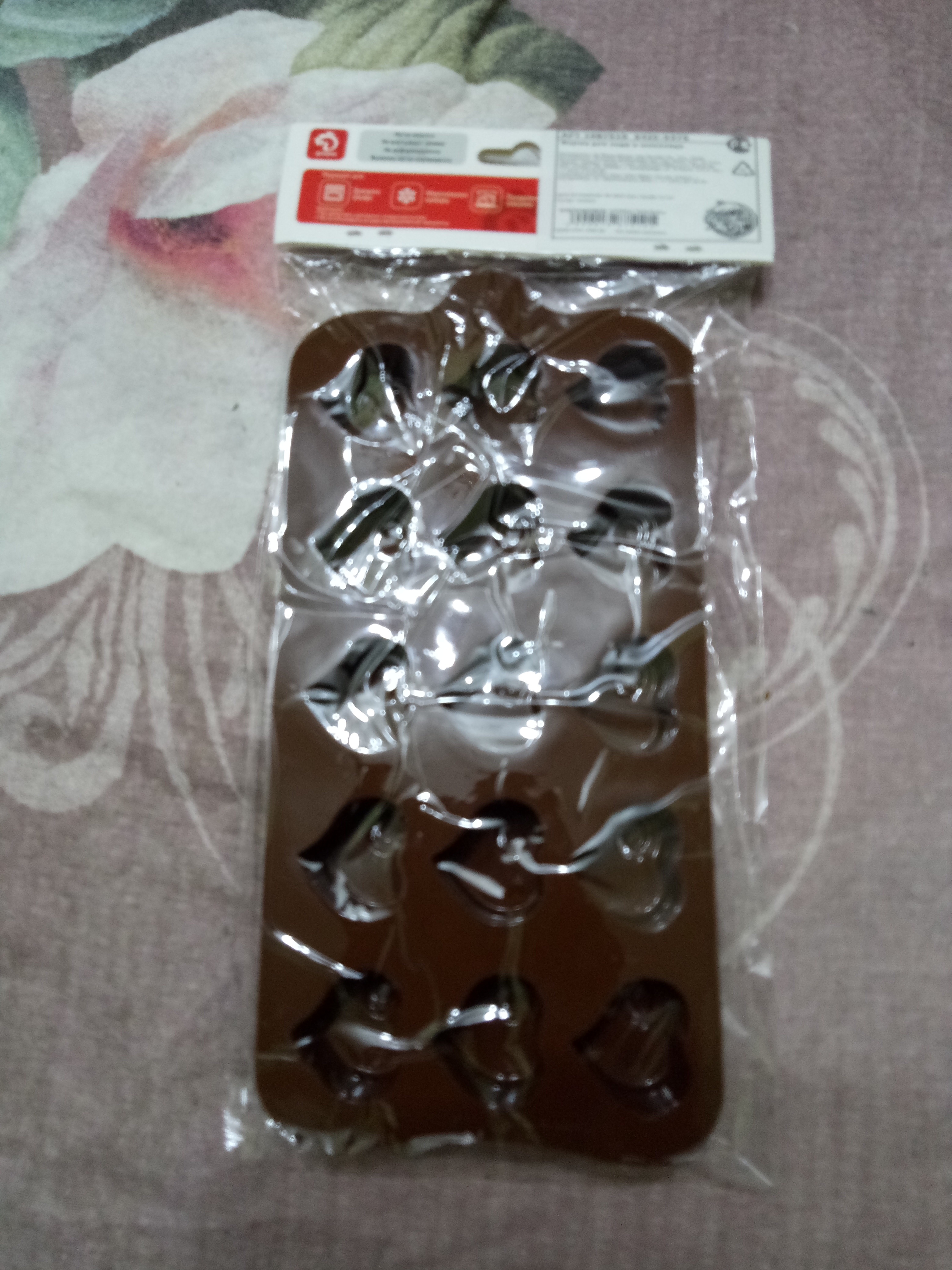 Фотография покупателя товара Форма для шоколада Доляна «Сердцеедка», силикон, 21,5×11×1,5 см, 15 ячеек, цвет коричневый