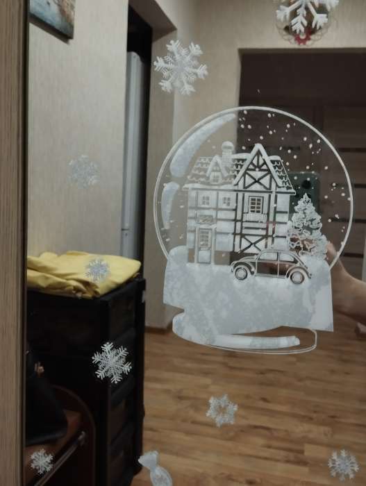 Фотография покупателя товара Виниловые наклейки на окна «Снежный шар», многоразовые, 70 × 25 см - Фото 3