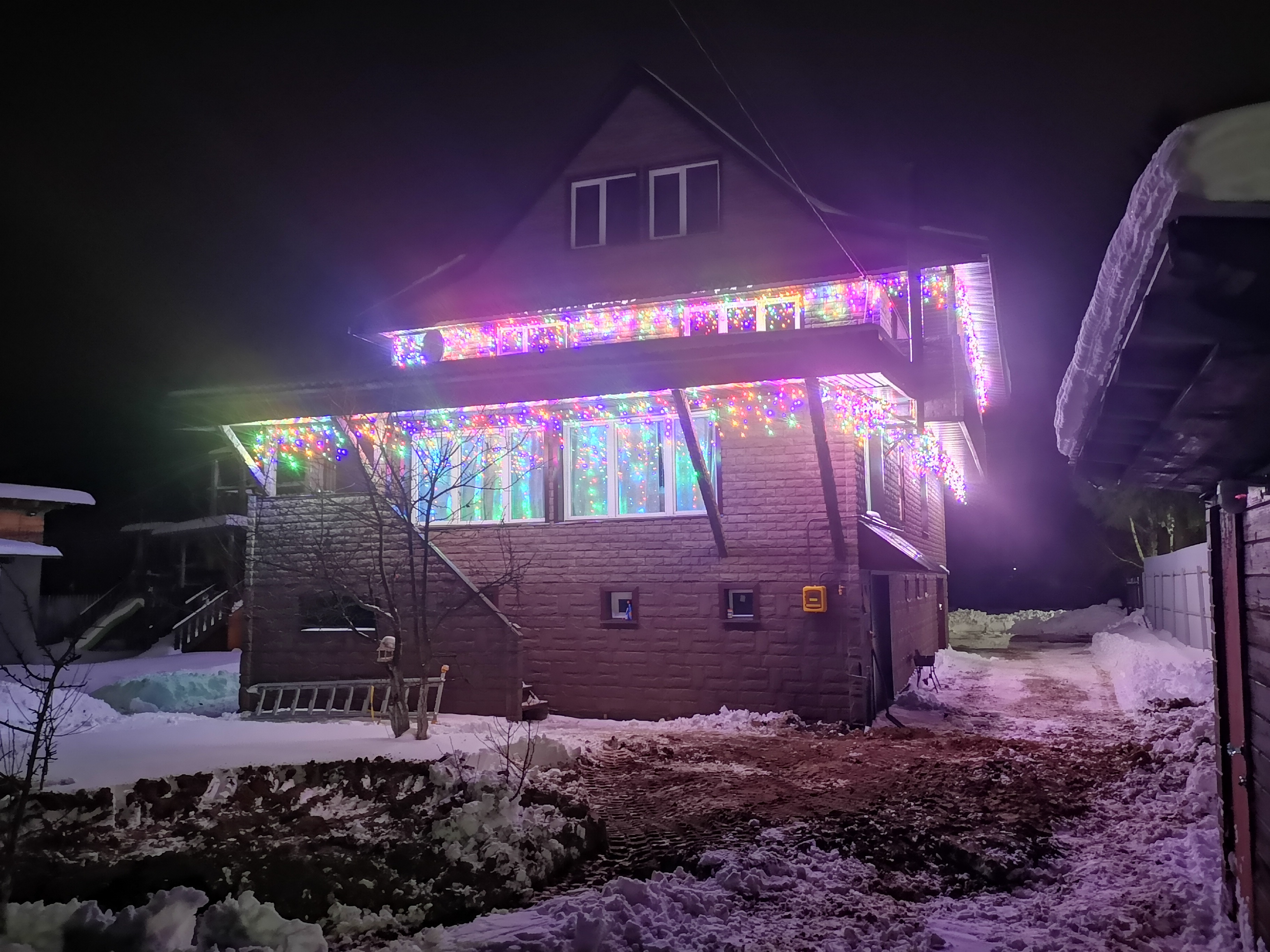 Фотография покупателя товара Гирлянда «Бахрома» 3 × 0.6 м, IP44, УМС, тёмная нить, 160 SMD-LED, свечение тёплое белое, 220 В - Фото 11