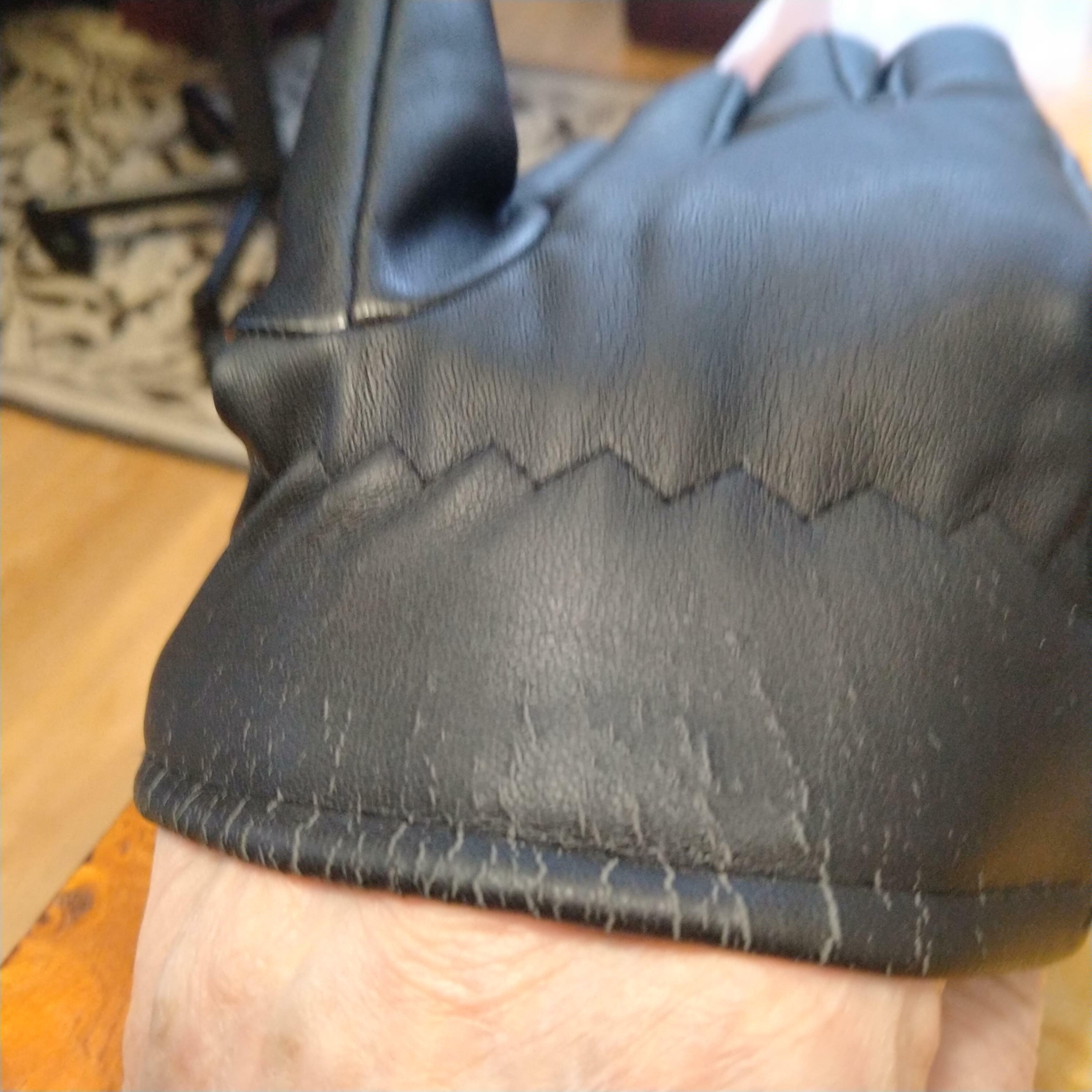 Фотография покупателя товара Перчатки мужские, безразмерные, с утеплителем, цвет чёрный - Фото 2