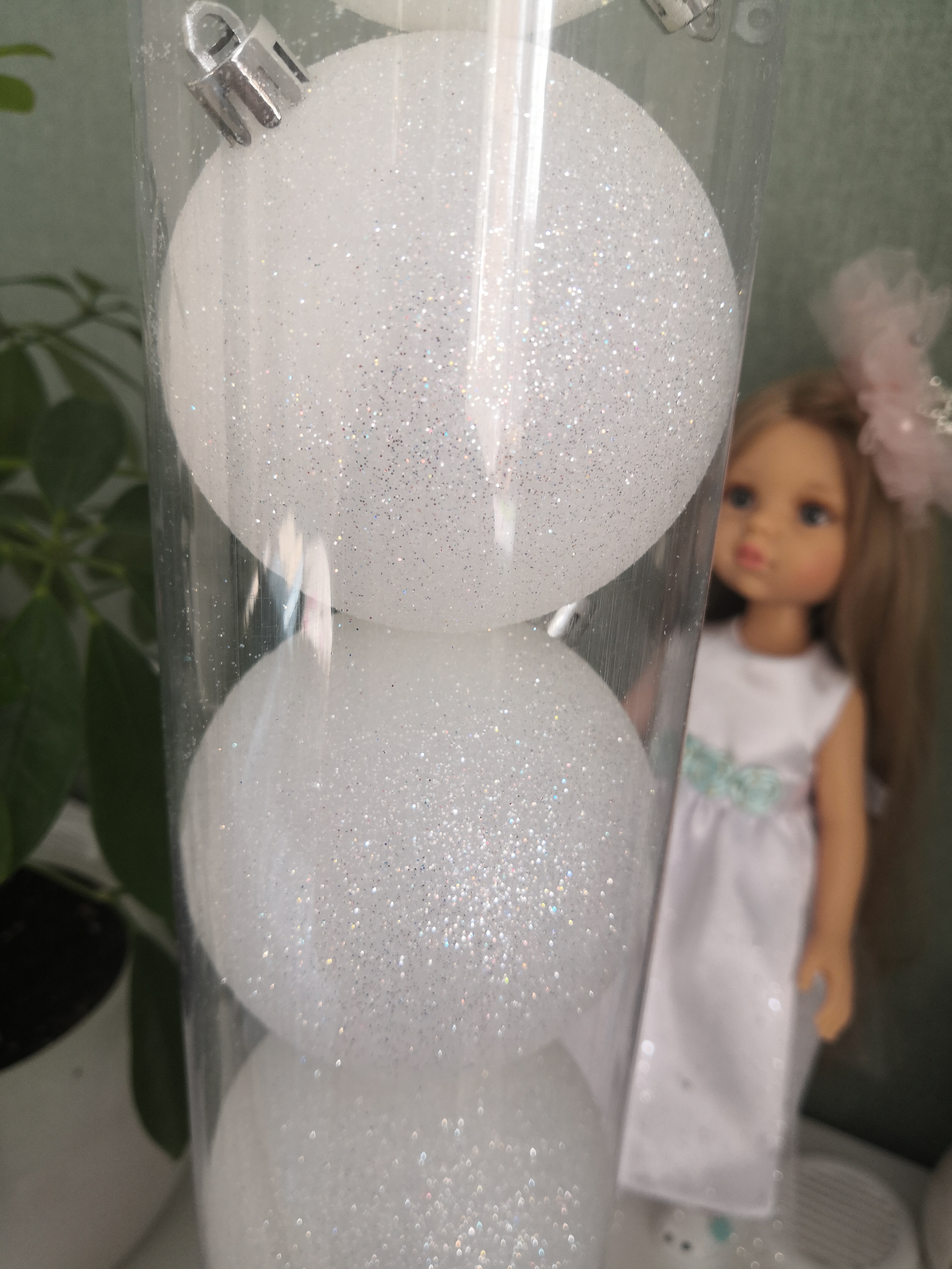 Фотография покупателя товара Набор шаров пластик d-8 см, 6 шт "Блестящая дымка" белый - Фото 3
