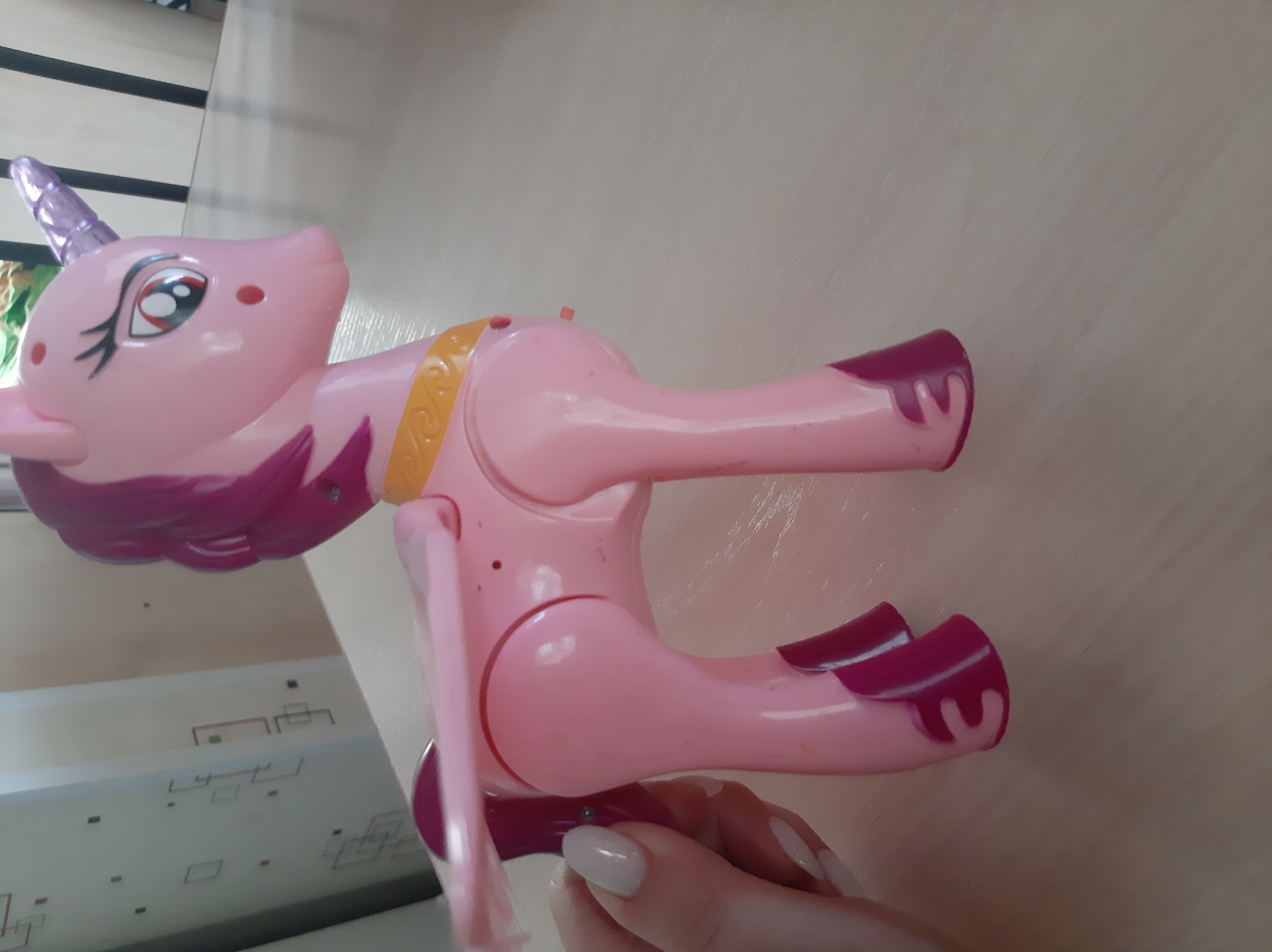 Фотография покупателя товара Музыкальная игрушка «Любимая пони» ходит, световые и звуковые эффекты, цвета МИКС - Фото 6