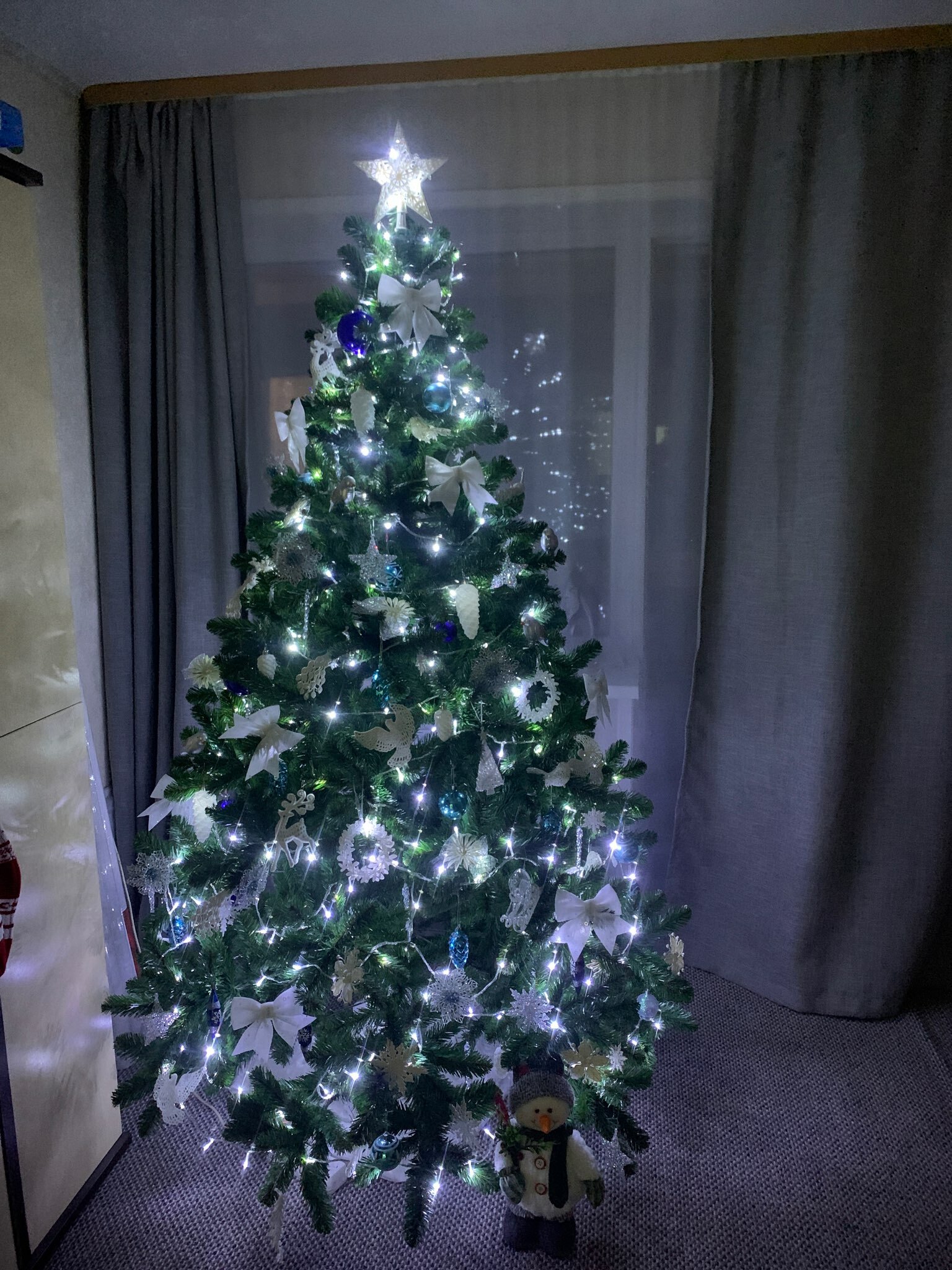 Фотография покупателя товара Ёлочная игрушка «Зимнее волшебство. Бегущий олень блеск», 10×19 см, белый, МИКС - Фото 11