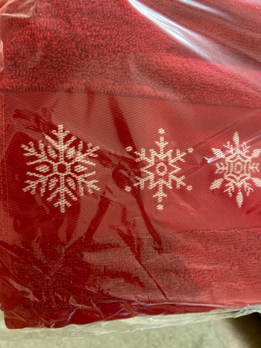 Фотография покупателя товара Новогоднее полотенце махровое "Snowflakes" 30х60 см, 100% хлопок, 360гр/м2 - Фото 2