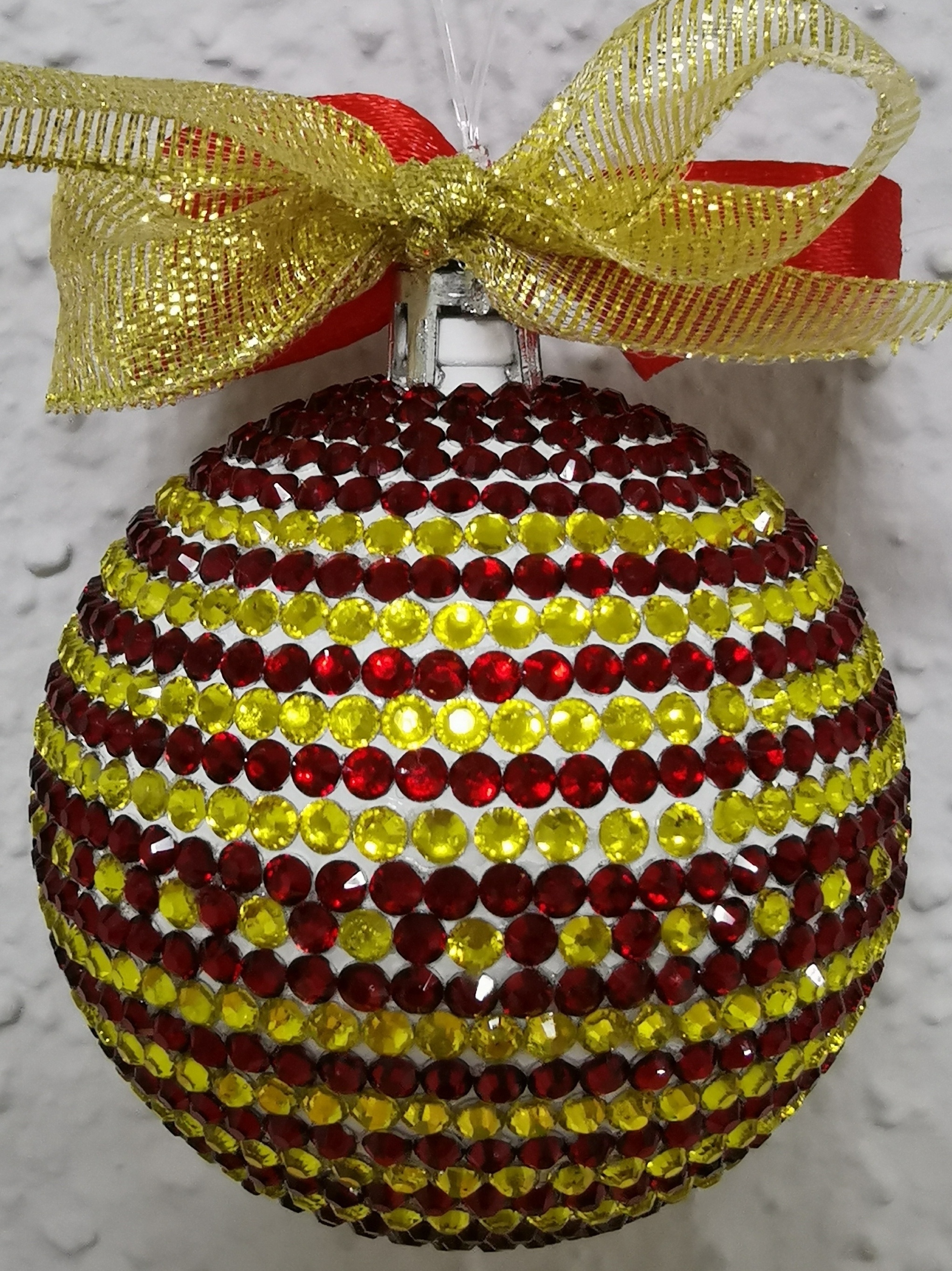 Фотография покупателя товара Новогодняя алмазная мозаика «Новый год. Новогодний шар», красный, желтый - Фото 3