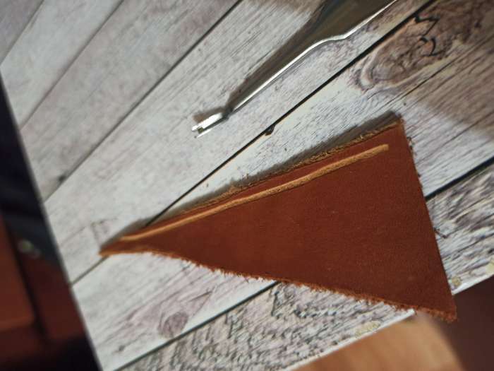 Фотография покупателя товара Инструмент для кожи, для снятия фасок и канавок, V-образный, 11,5 см - Фото 2