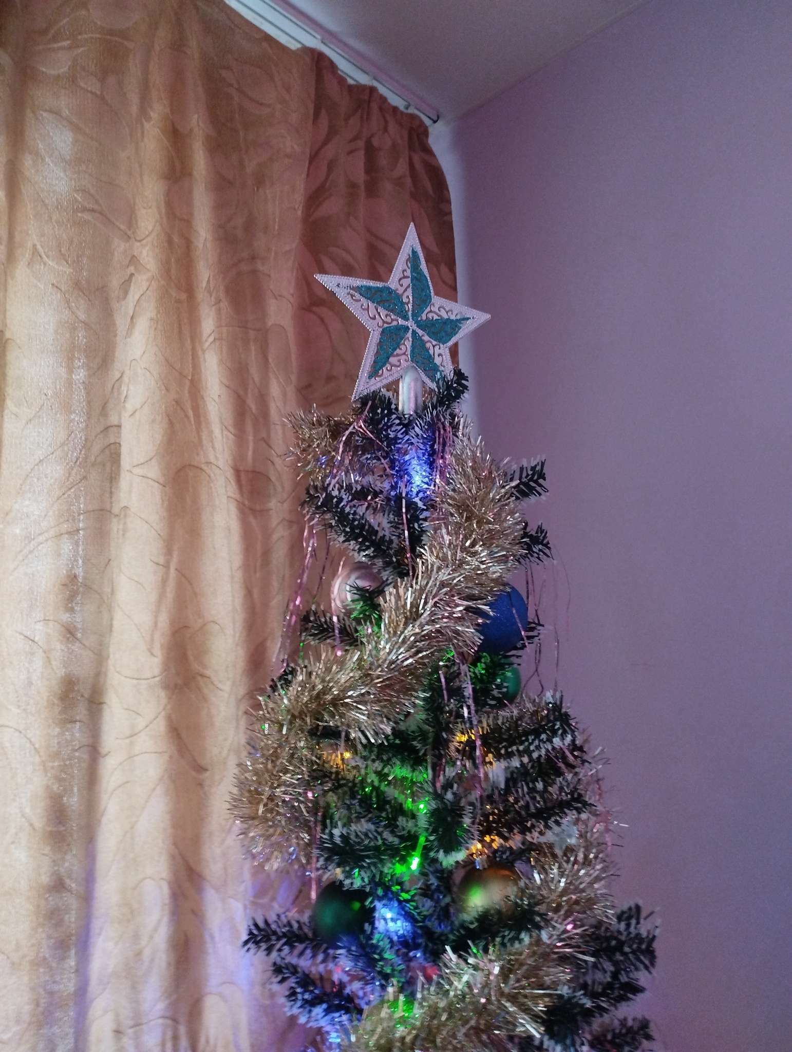 Фотография покупателя товара Звезда на ёлку (верхушка) завитушки, 19×18.5 см, серебристо-зелёный - Фото 1