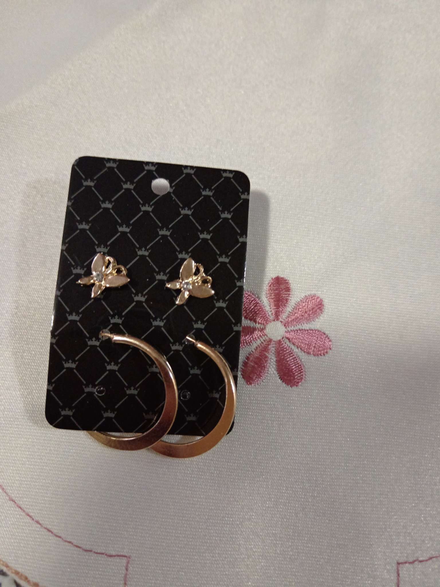 Фотография покупателя товара Серьги-кольца с пусетами «Бабочка», цвет золото, d=2,5 см