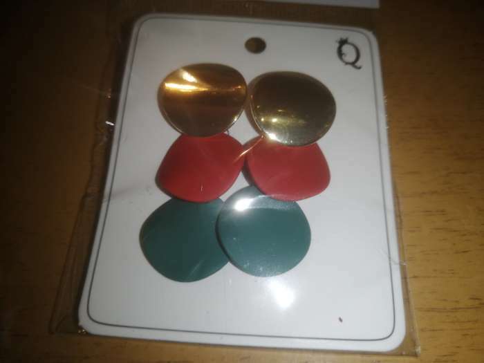 Фотография покупателя товара Серьги металл «Азелия» выгнутые круги, цвет красно-зелёный в золоте - Фото 1