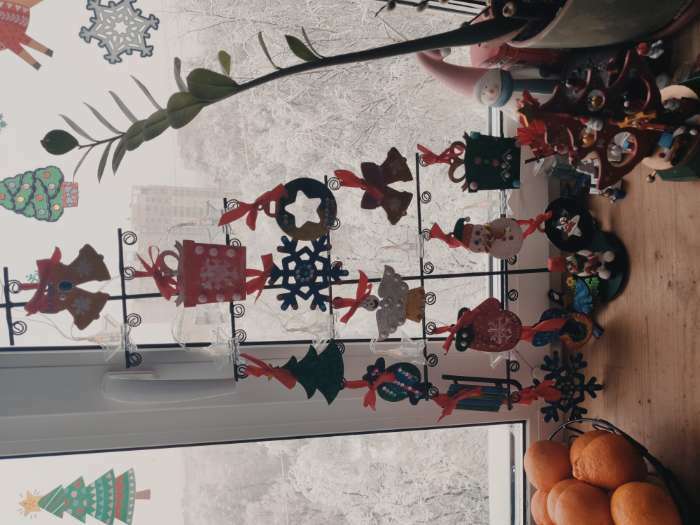 Фотография покупателя товара Новогодний подарок «Ёлочные украшения», набор для творчества, 20 основ под раскраску - Фото 11