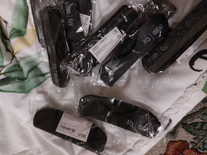Фотография покупателя товара Расчёска складная «QF», 17,5/9,7 × 3 см, цвет чёрный - Фото 1