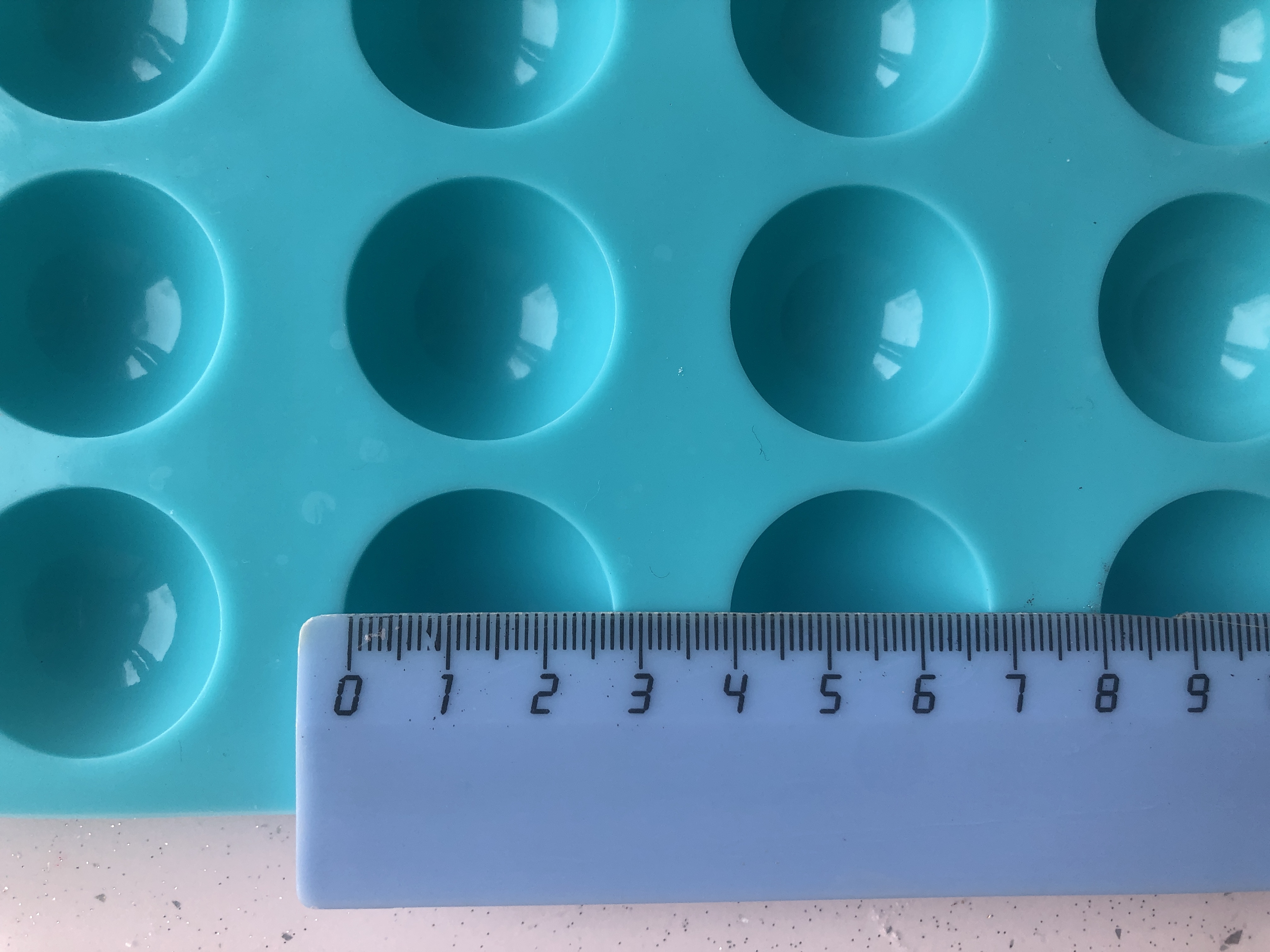 Фотография покупателя товара Форма для выпечки Доляна «Полусферы», силикон, 30×17,5 см, 35 ячеек (d=2,5), цвет МИКС - Фото 15