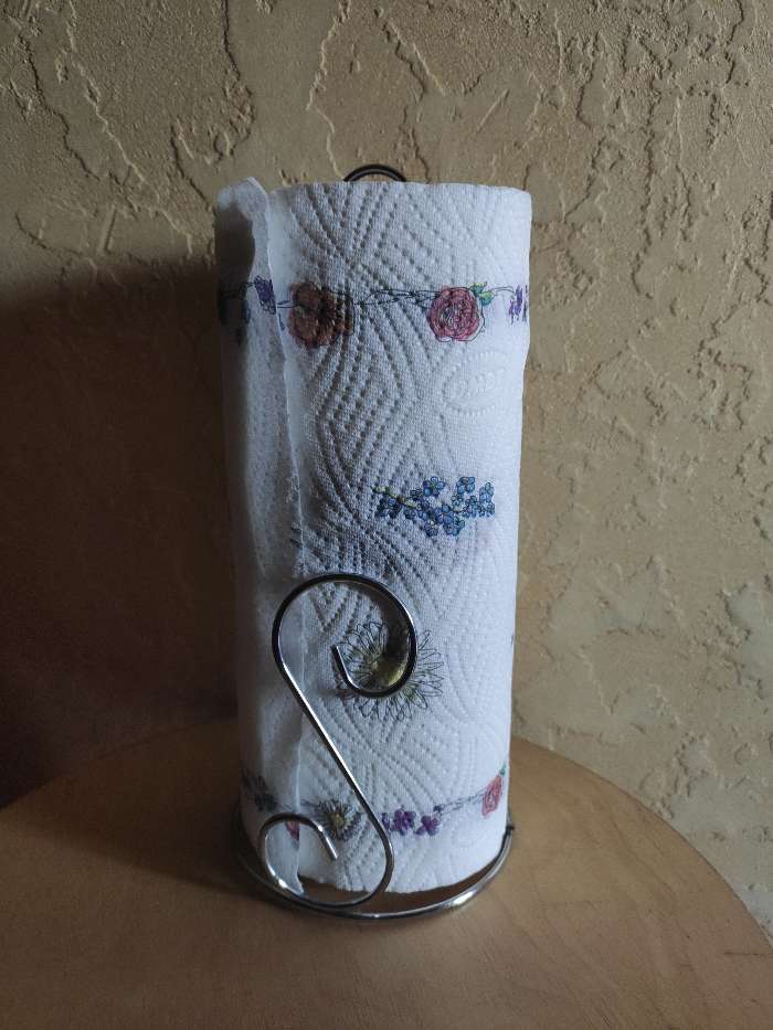 Фотография покупателя товара Держатель бумажного полотенца Доляна «Волна»,14×14×29 см, цвет хромированный - Фото 5