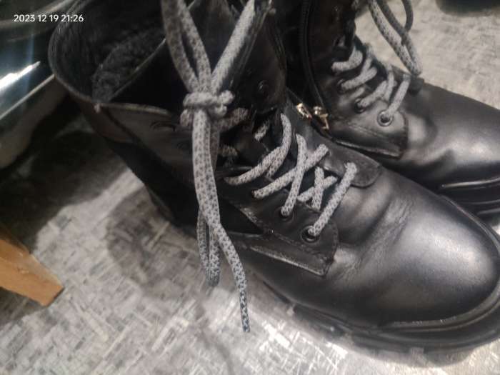 Фотография покупателя товара Шнурки для обуви, пара, круглые, со светоотражающим узором, d = 6 мм, 110 см, цвет серый/чёрный - Фото 5