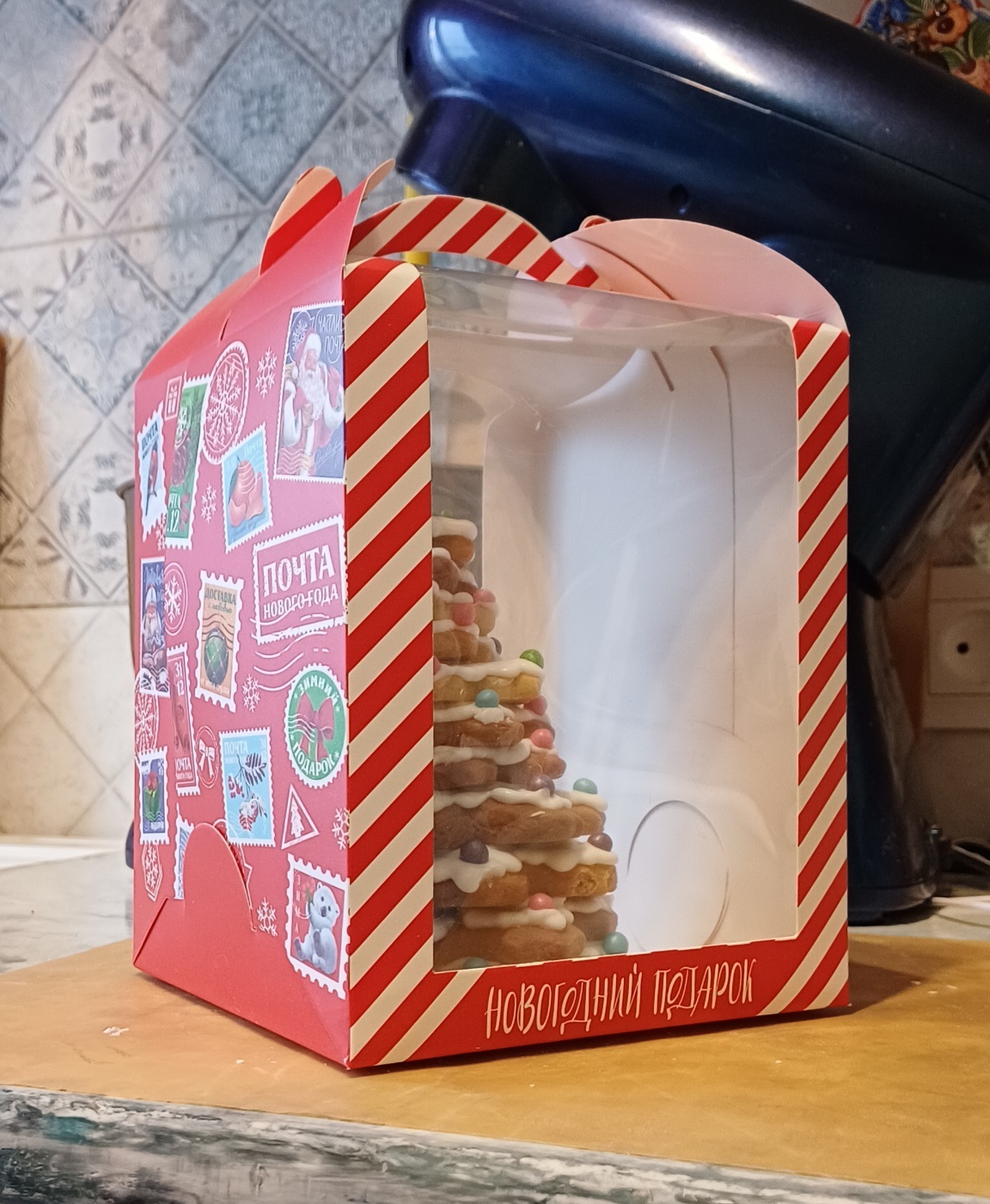 Фотография покупателя товара Складная коробка под маленький торт «Новогодний подарок», 15 х 15 х 18 см, Новый год - Фото 3
