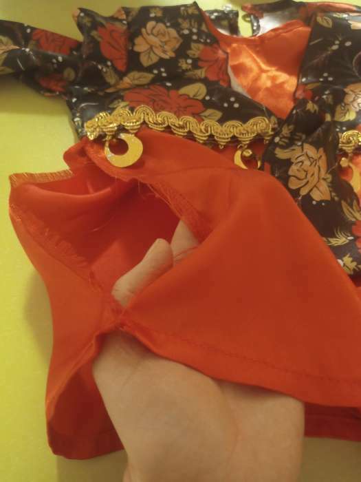 Фотография покупателя товара Карнавальный цыганский костюм для девочки, красный с двойной оборкой по юбке, р. 30, рост 116 см
