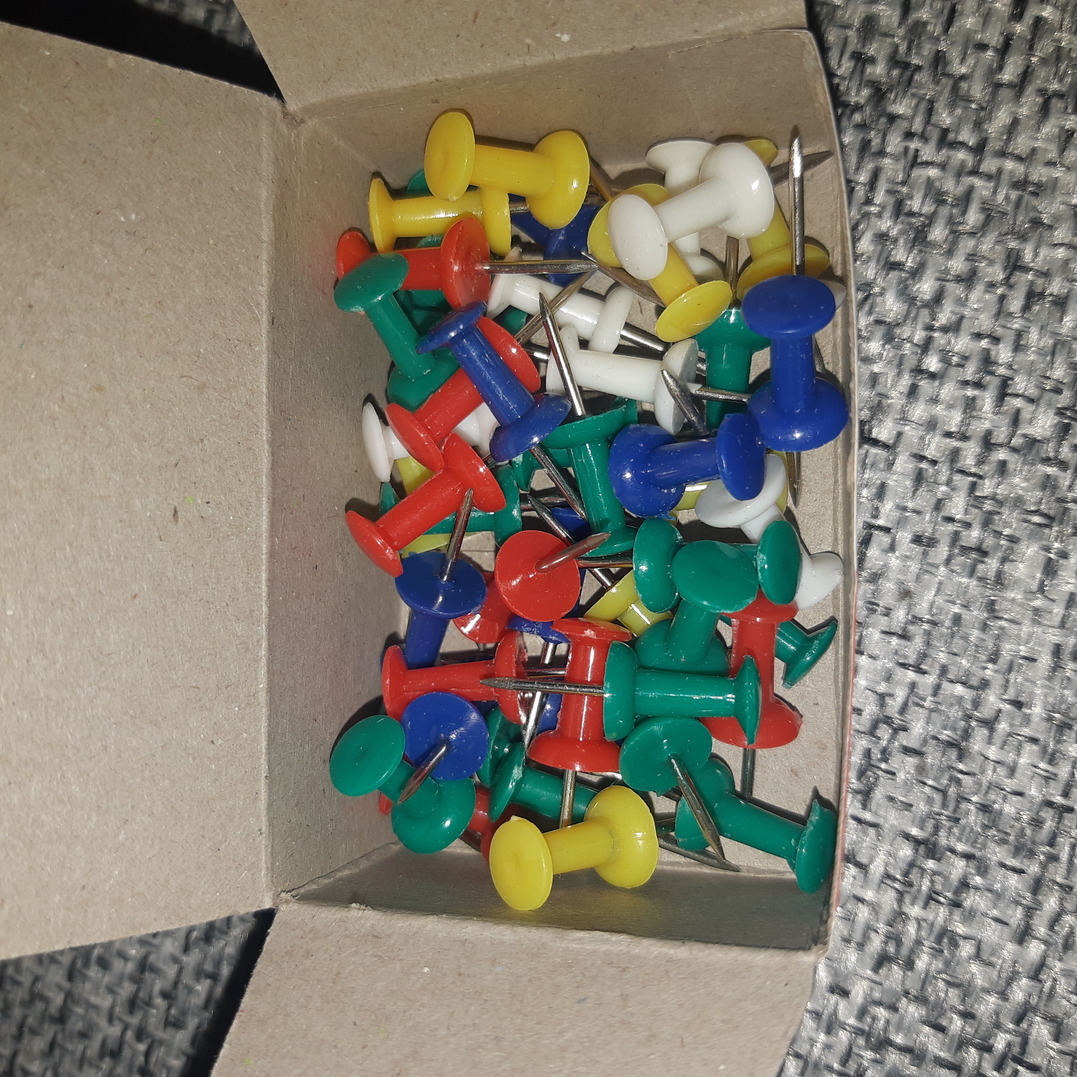 Фотография покупателя товара Кнопки силовые цветные 50 штук, deVENTE, 9 мм, в картонной коробке
