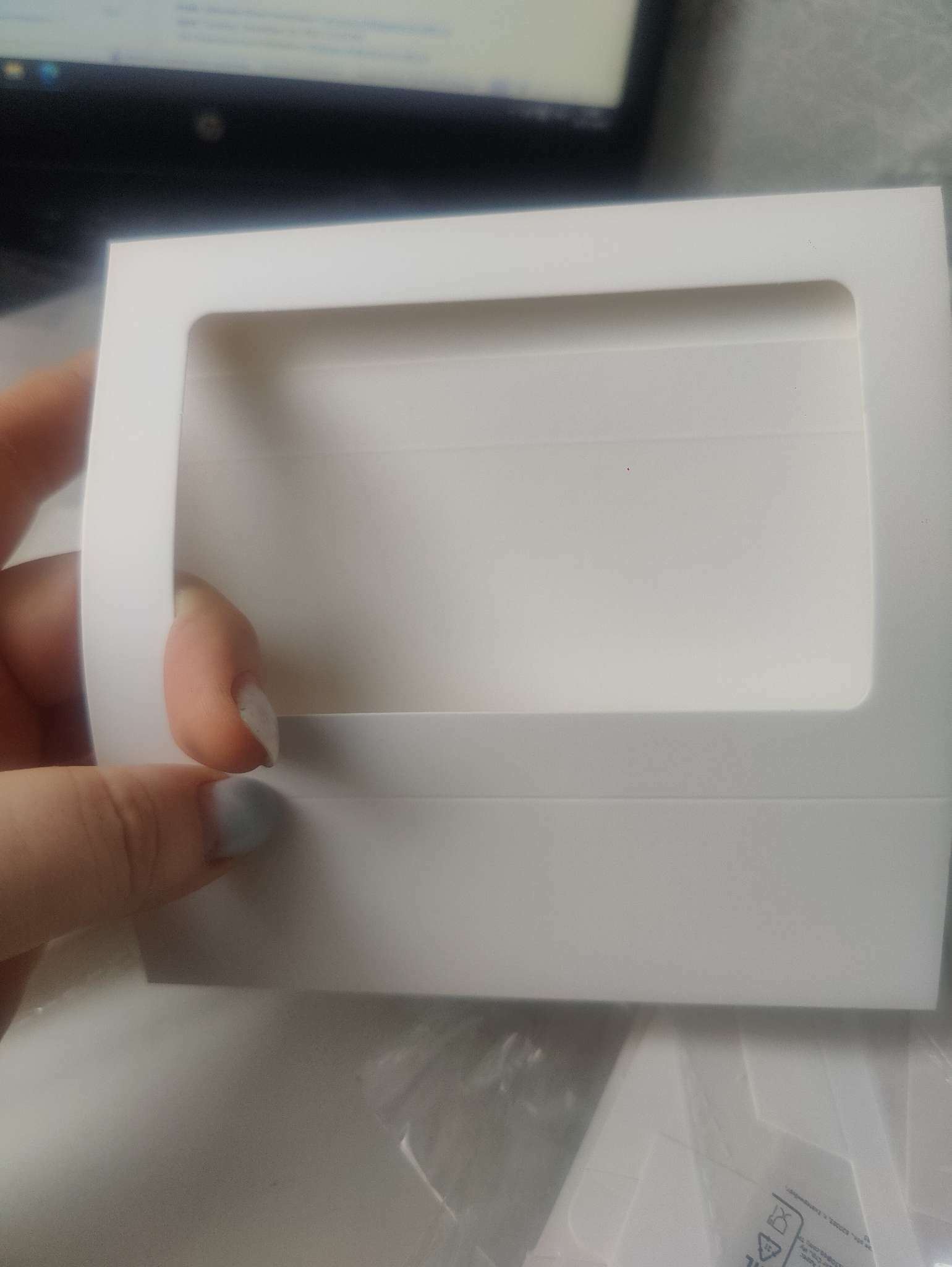 Фотография покупателя товара Коробка складная под 6 конфет, белая, 13,7 х 9,8 х 3,8 см