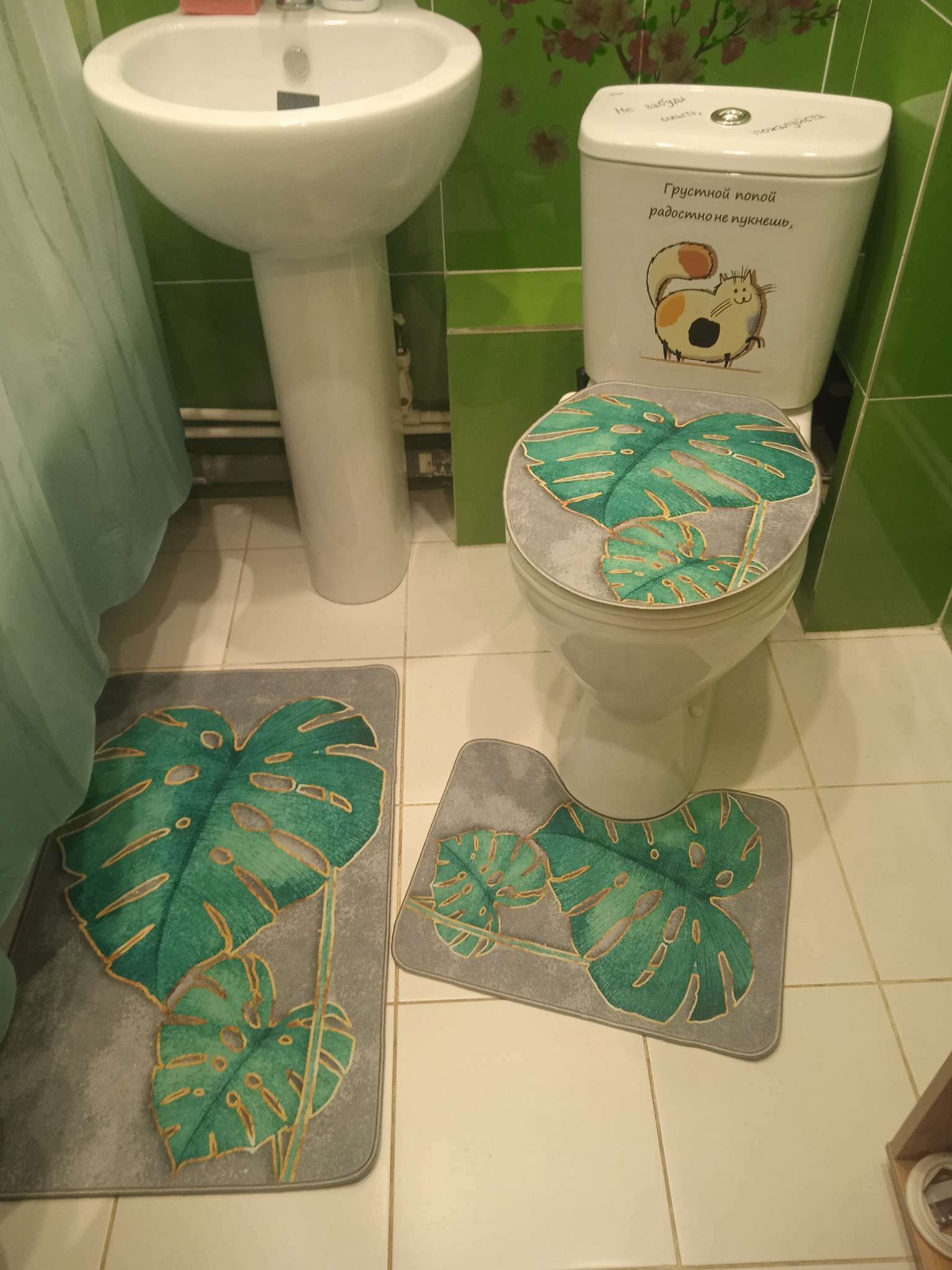 Фотография покупателя товара Коврики для ванной и туалета Доляна «Тропический», 3 шт: 50×80 см, 50×40 см, 40×43 см - Фото 2