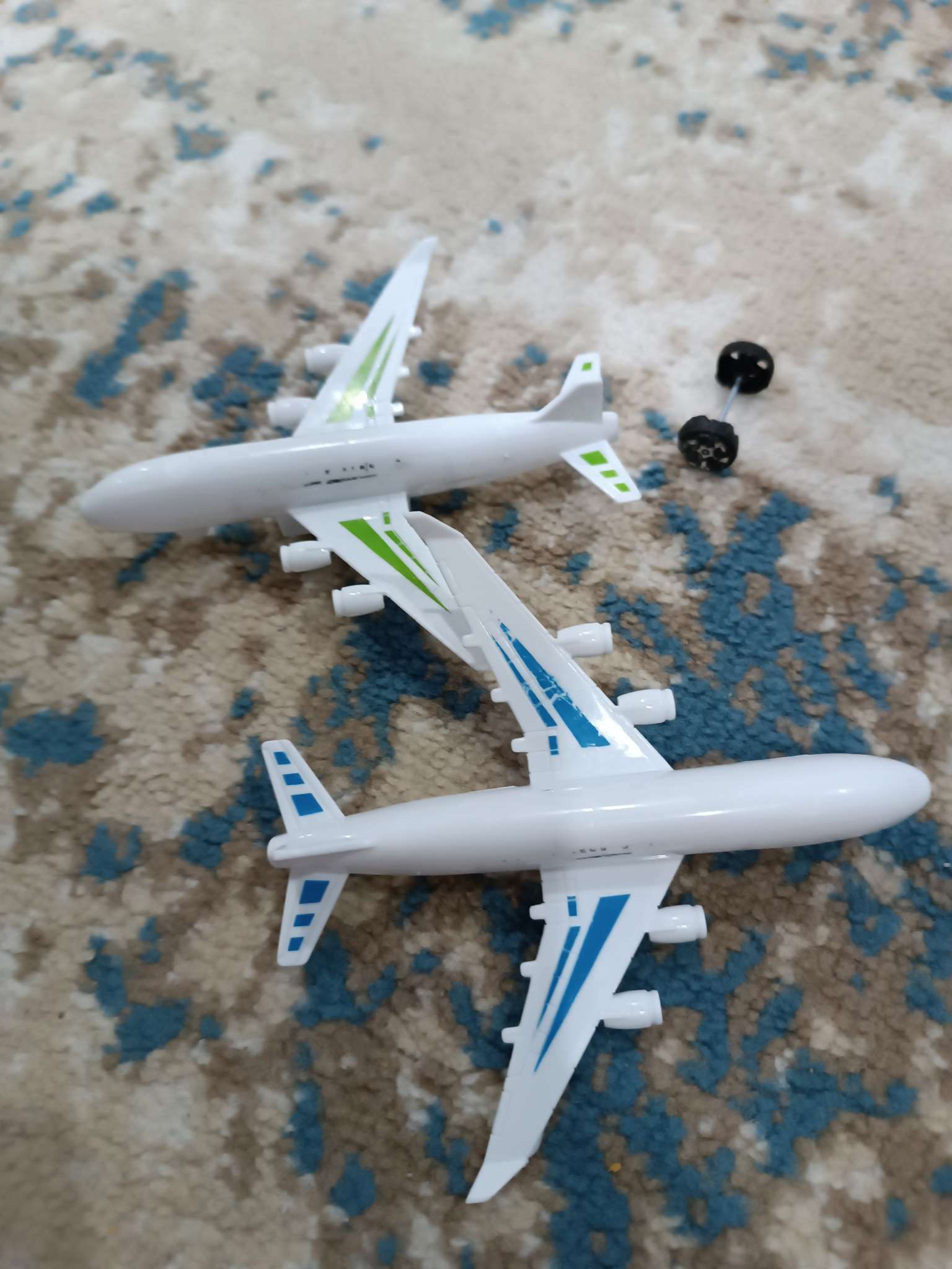 Фотография покупателя товара Игровой набор «Аэропорт», 2 самолёта, дорожные знаки - Фото 4