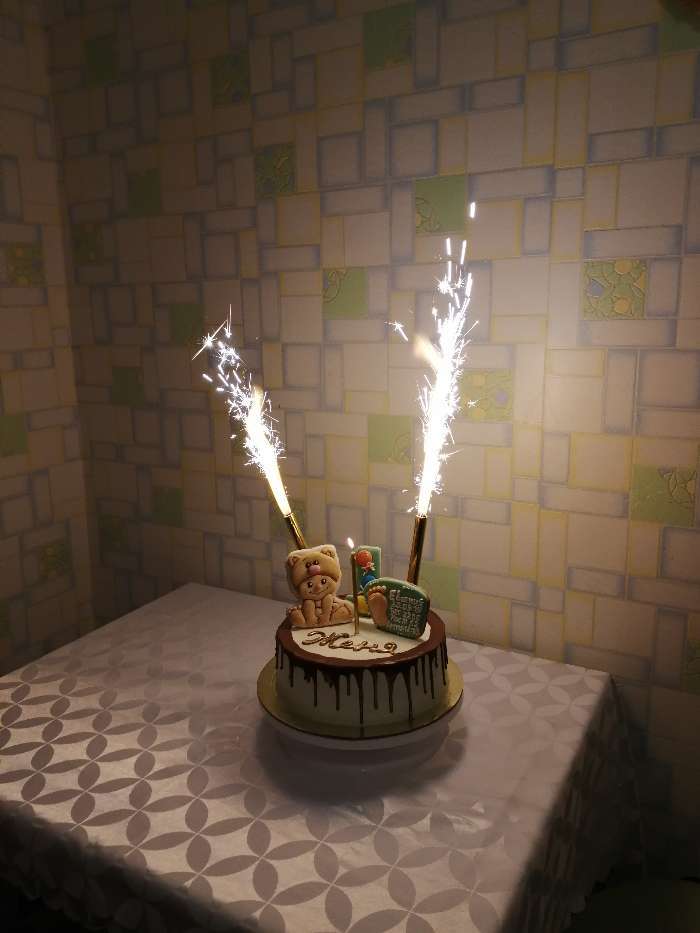 Фотография покупателя товара Свечи фонтаны для торта "Золотые искры", 17,5 см, 60 секунд, 4 шт - Фото 22