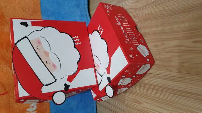 Фотография покупателя товара Коробка складная «Дед Мороз», 25 х 25 х 10 см, Новый год - Фото 2