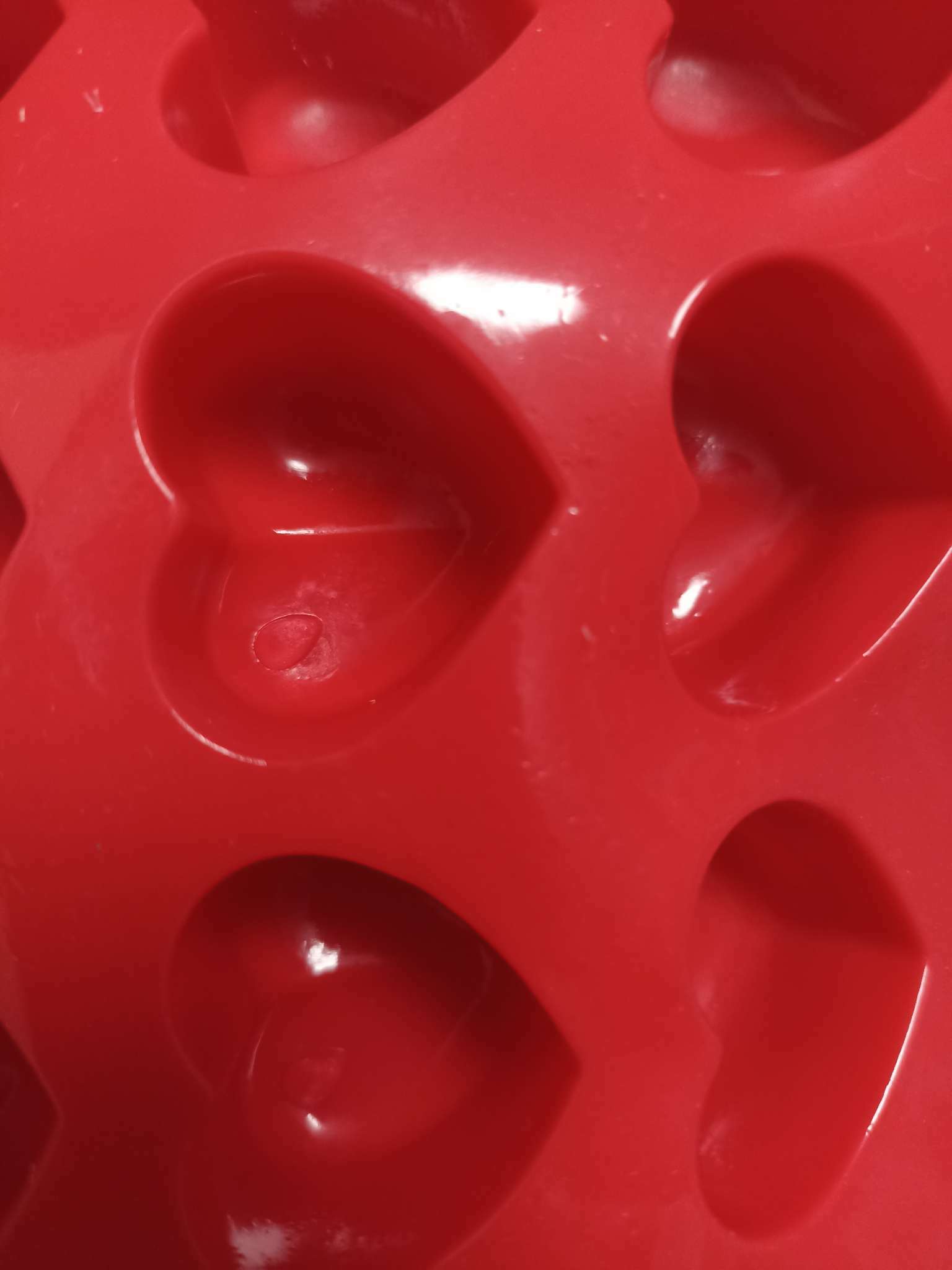 Фотография покупателя товара Форма для шоколада Доляна «Сердечки», силикон, 20,5×10 см, 15 ячеек (3×2,6 см), цвет МИКС - Фото 33