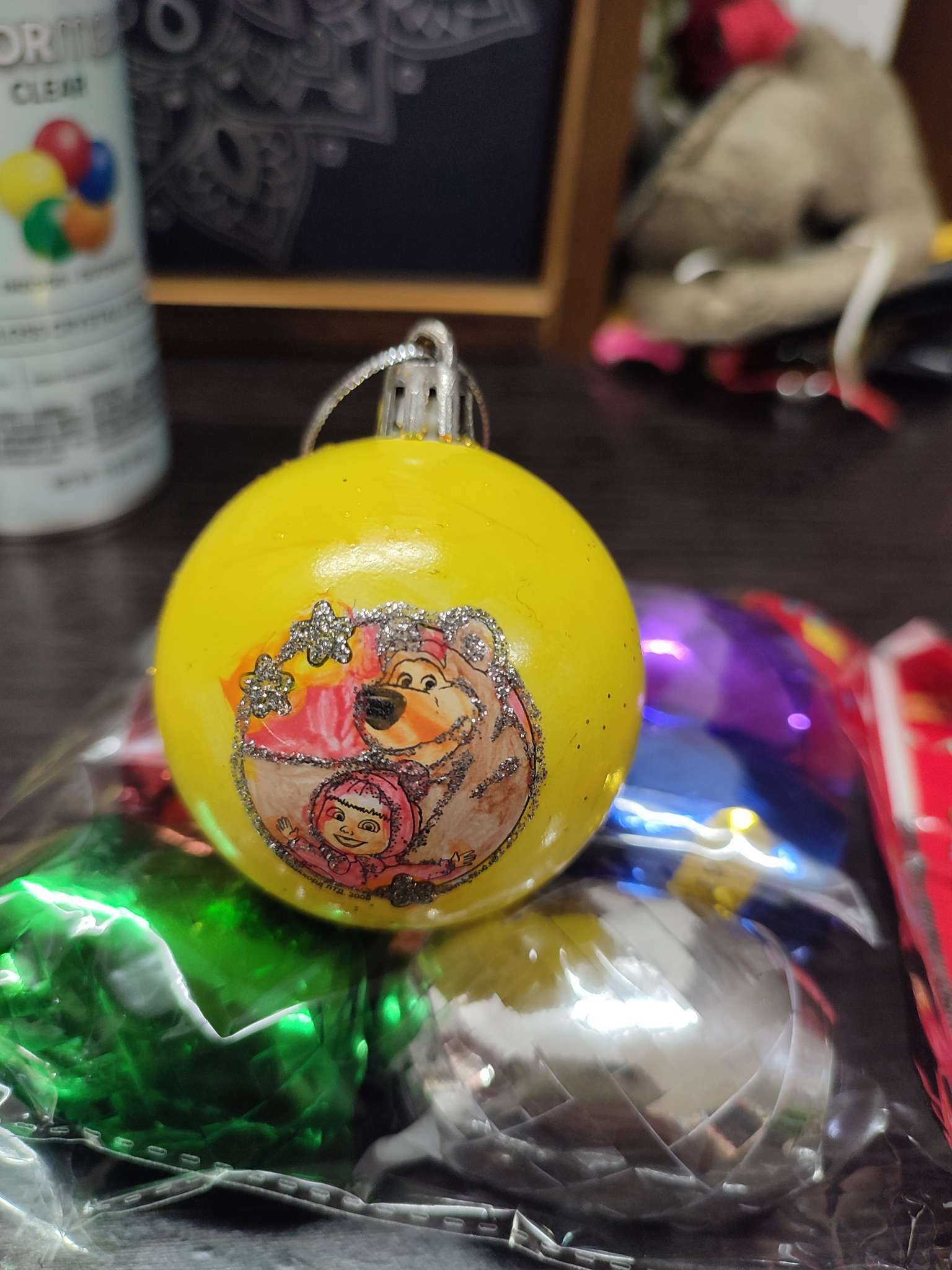 Фотография покупателя товара Набор для творчества на Новый год "Новогодний шар под раскраску", 2 штуки 5.5 см, Маша и Медведь