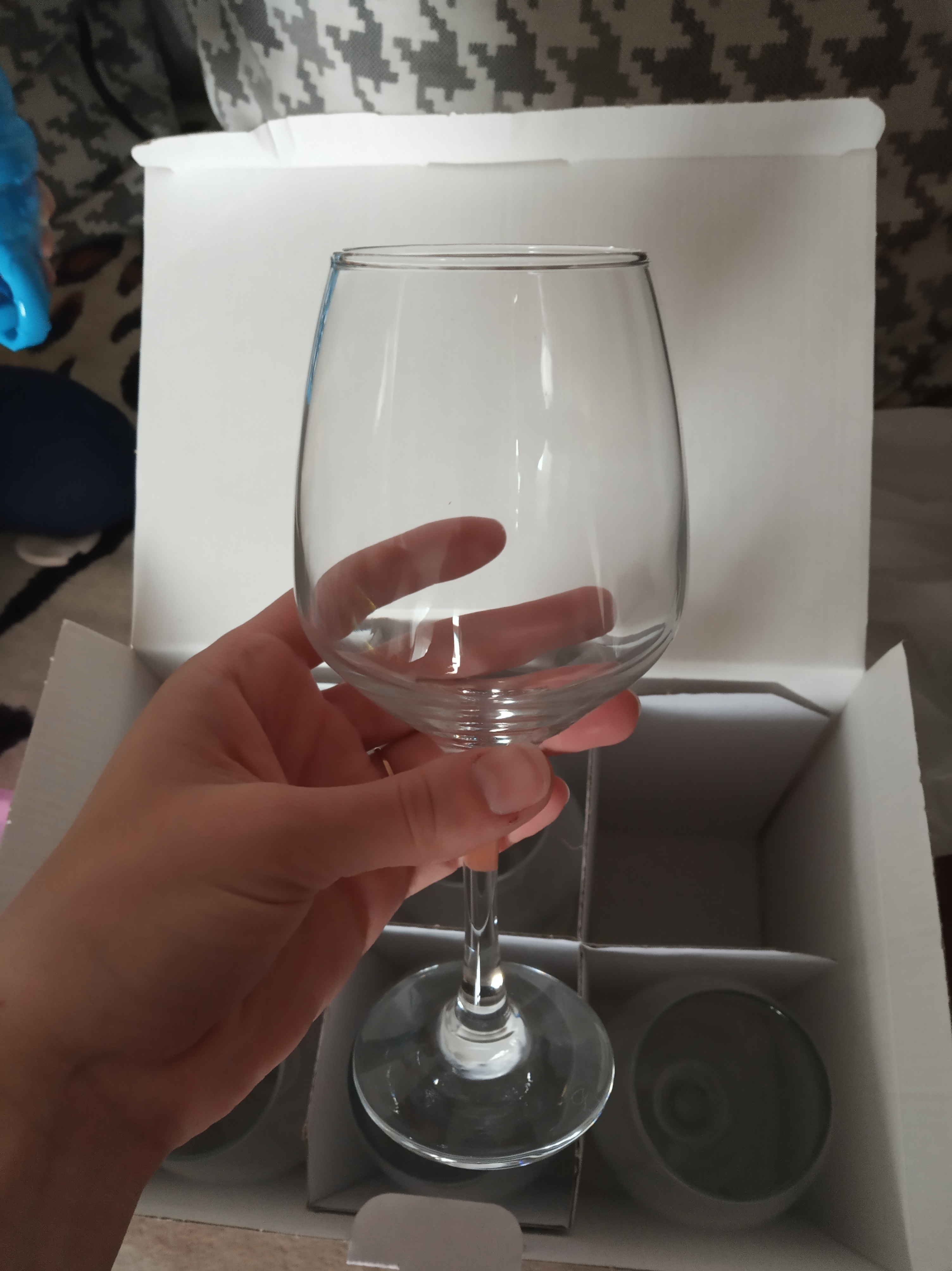 Фотография покупателя товара Набор стеклянных бокалов для вина Isabella, 350 мл, 6 шт - Фото 7