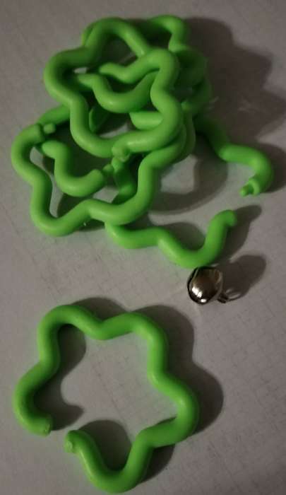 Фотография покупателя товара Игрушка резиновая "Молекула" с бубенчиком, 4 см, зелёная - Фото 3
