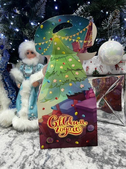 Фотография покупателя товара Подарочная новогодняя коробка «Снеговичок», для сладких подарков, 12×6.6×14.4 см - Фото 5