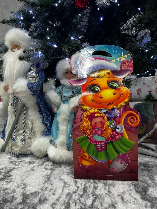 Фотография покупателя товара Подарочная новогодняя коробка «Снеговичок», для сладких подарков, 12×6.6×14.4 см - Фото 6